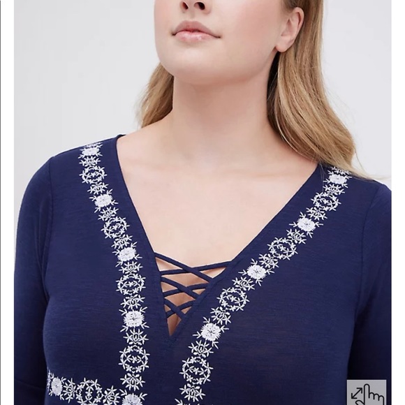 TORRID LACE UP EMBROIDERED BABYDOLL TOP - NAVY BLUE BOHO SIZE 4X NWT - Picture 4 of 5